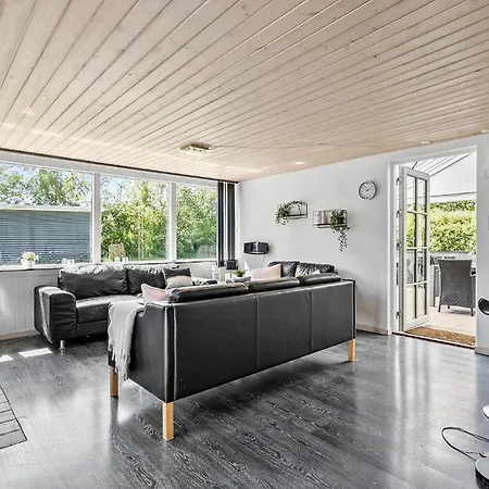 度假居 Stunning In With Kitchen Tarm