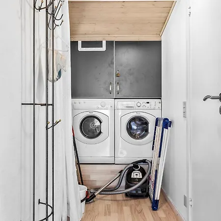 Stunning In With Kitchen 度假居